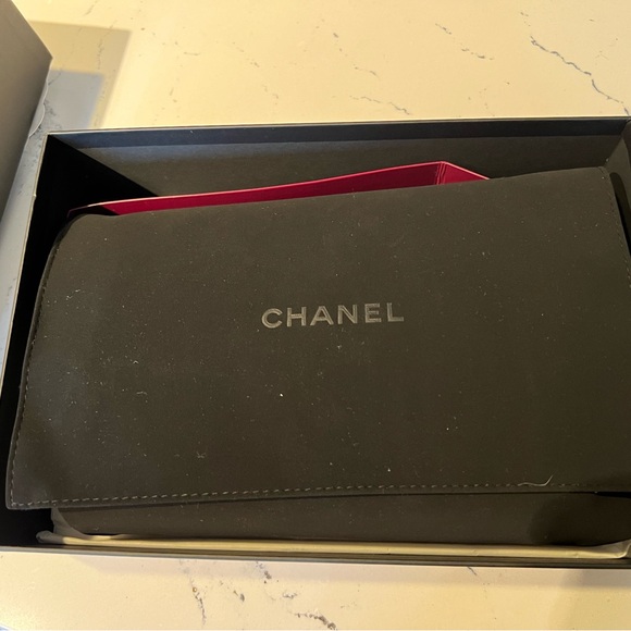 Chanel WOC in Black Lambskin - Like New - Picture 4 of 16